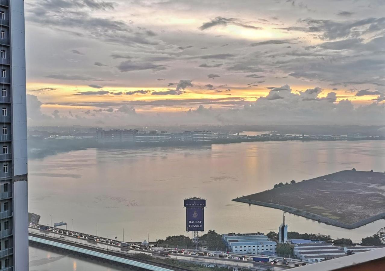 Yussy 2 Bedrooms Condo At R&F Princess Cove جوهر بهرو المظهر الخارجي الصورة