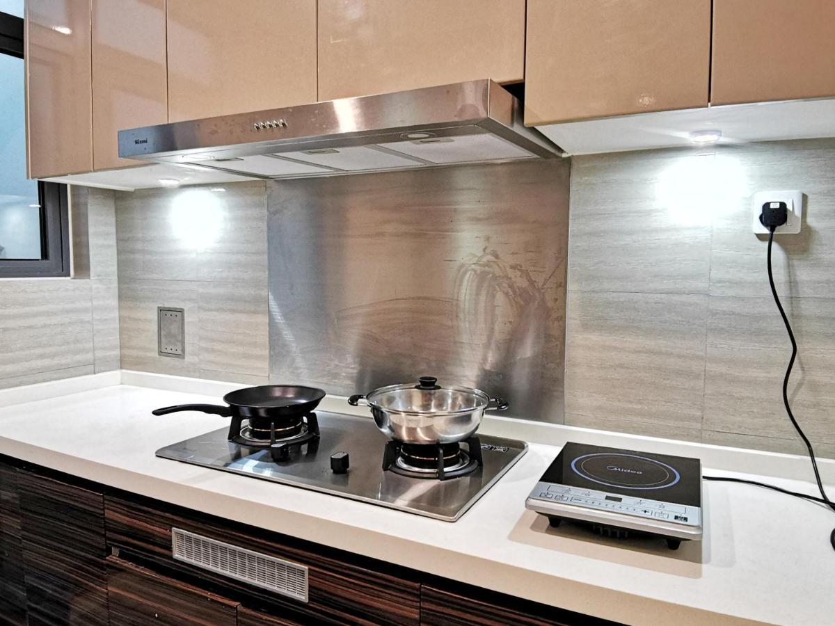 Yussy 2 Bedrooms Condo At R&F Princess Cove جوهر بهرو المظهر الخارجي الصورة