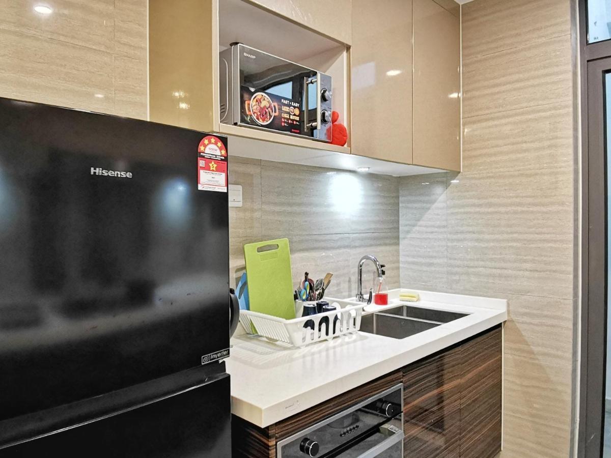 Yussy 2 Bedrooms Condo At R&F Princess Cove جوهر بهرو المظهر الخارجي الصورة