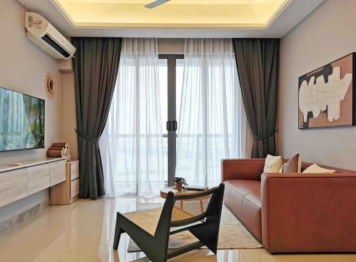 Yussy 2 Bedrooms Condo At R&F Princess Cove جوهر بهرو المظهر الخارجي الصورة